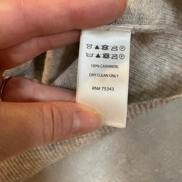 Cynthia Rowley Gray Sweater with Black Dots - Picture 3 of 4